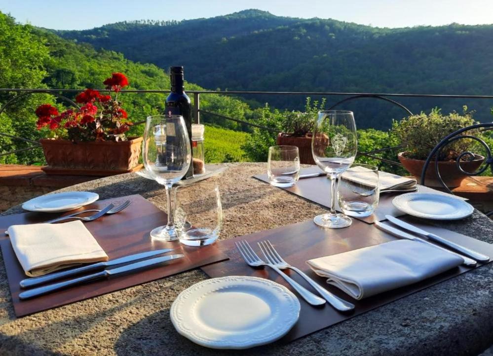 Borgo Livernano - Farmhouse With Pool Radda in Chianti Eksteriør bilde