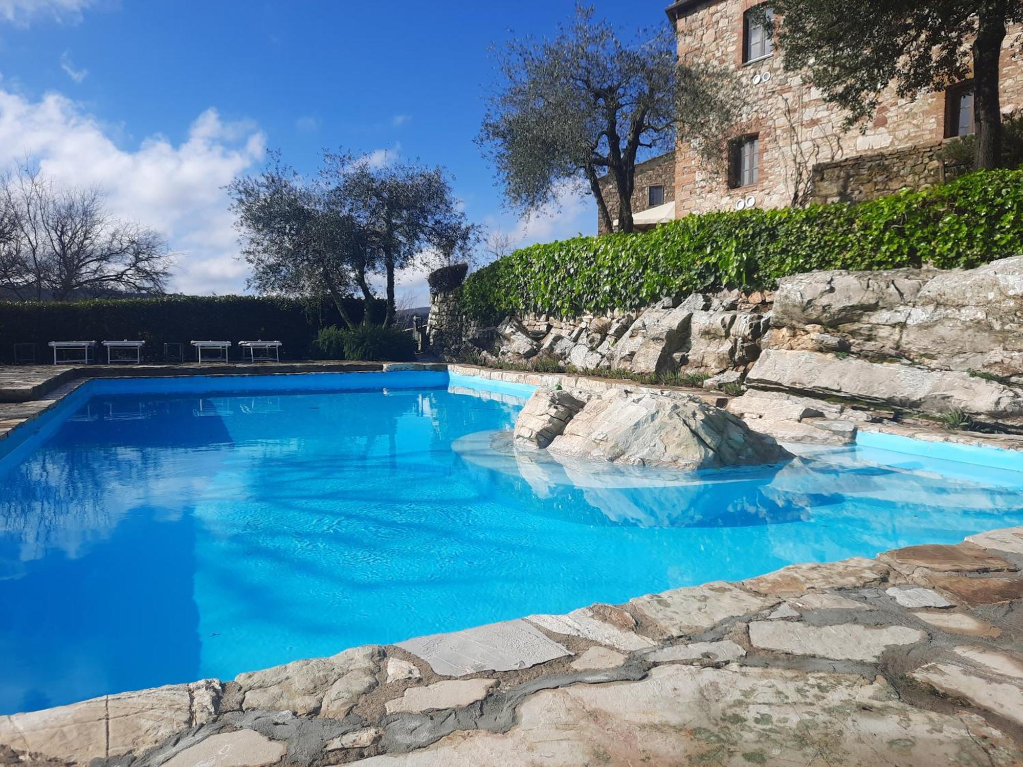 Borgo Livernano - Farmhouse With Pool Radda in Chianti Eksteriør bilde